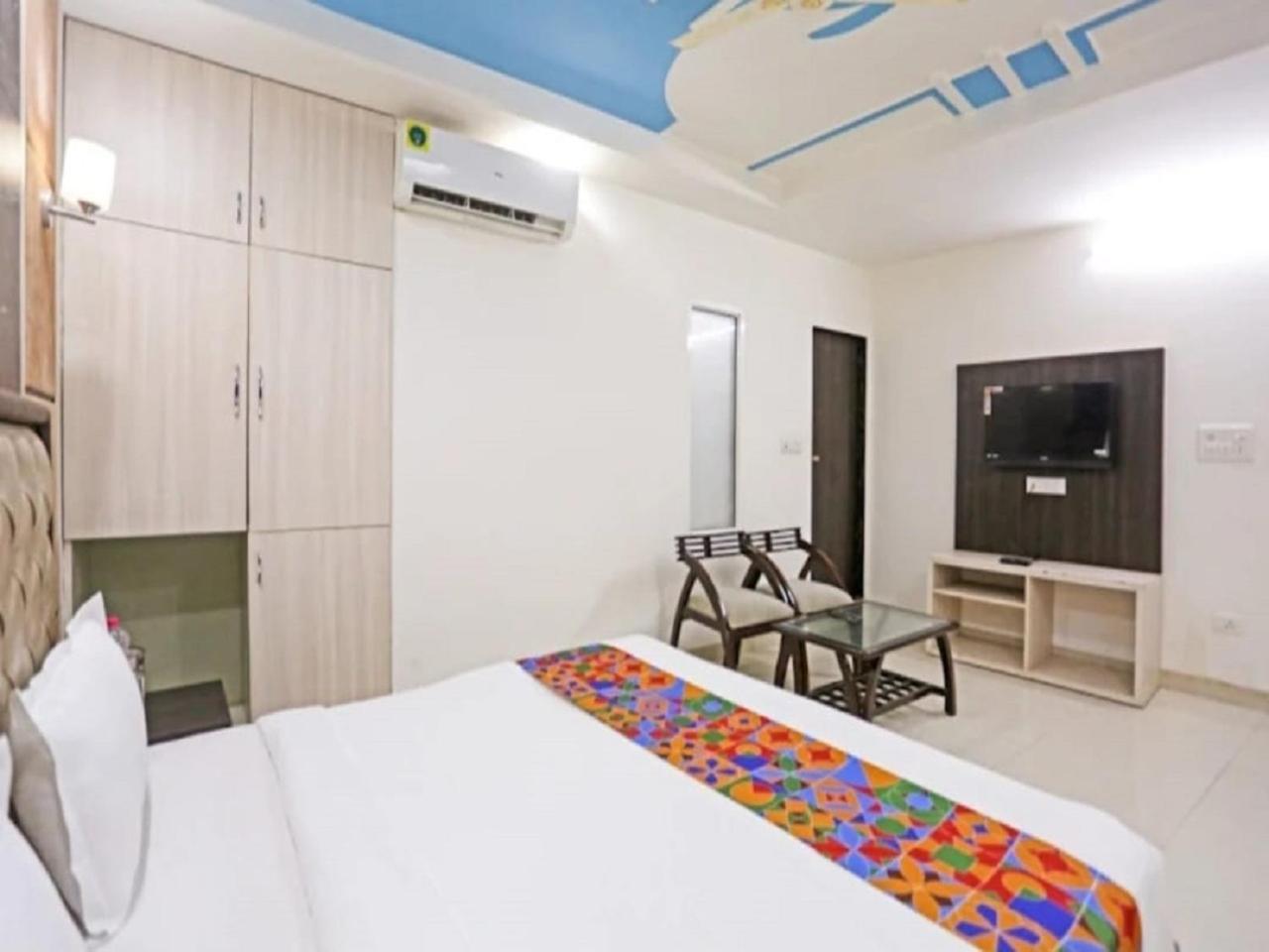 Teo Grand Near Delhi Airport 4*